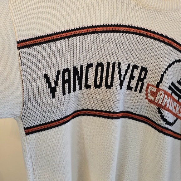 Vintage 90's - NHL Vancouver Canucks Sweater - Picture 3 of 11
